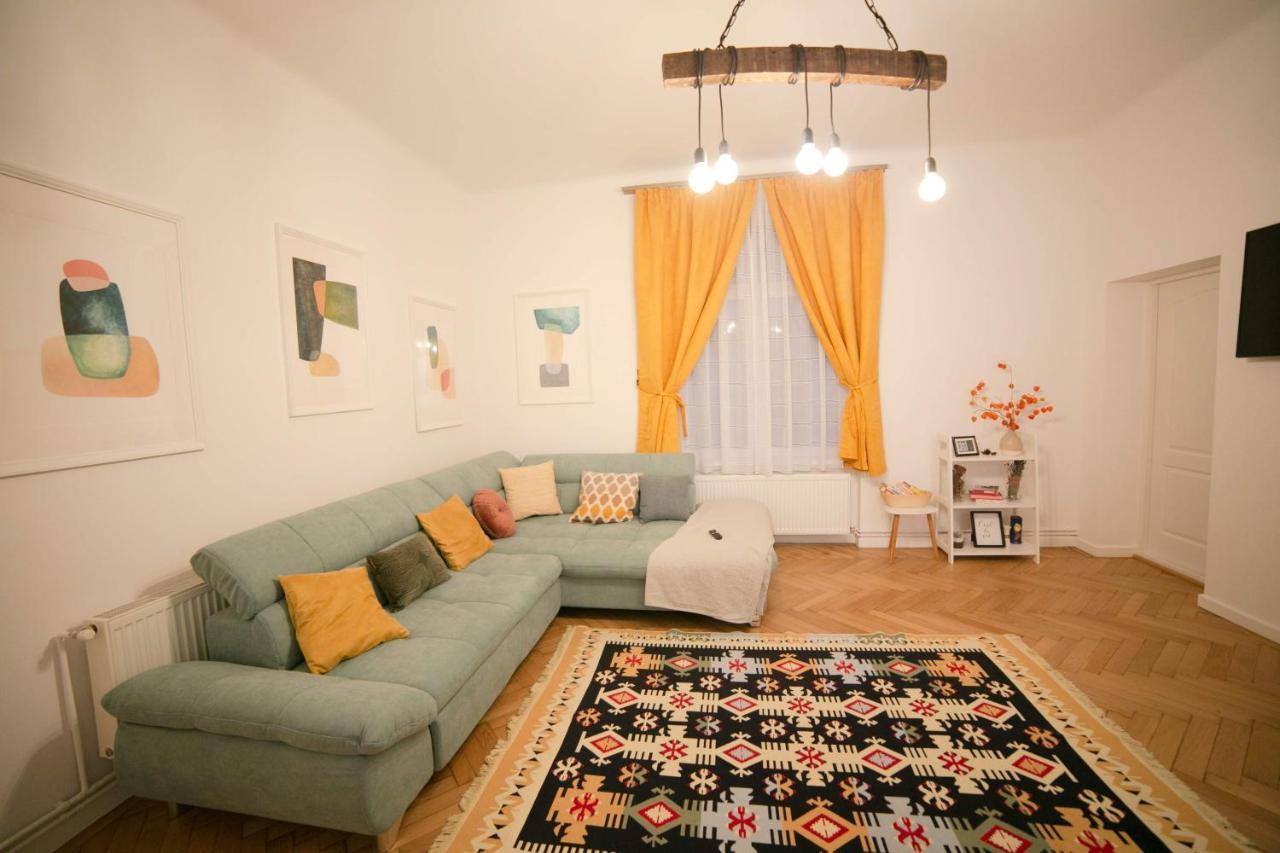 Jasmine Serenity Apartment - Central, Behind Black Church Braşov Esterno foto