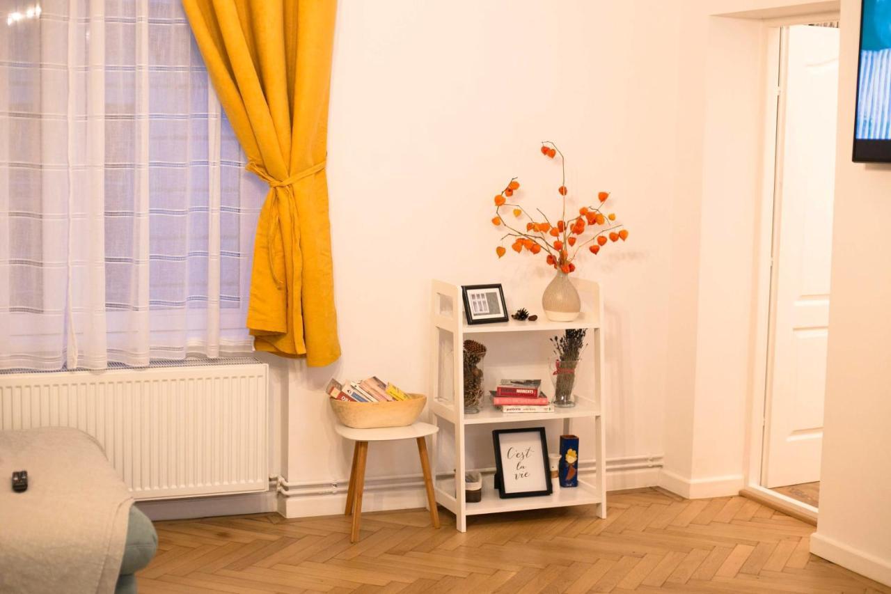 Jasmine Serenity Apartment - Central, Behind Black Church Braşov Esterno foto