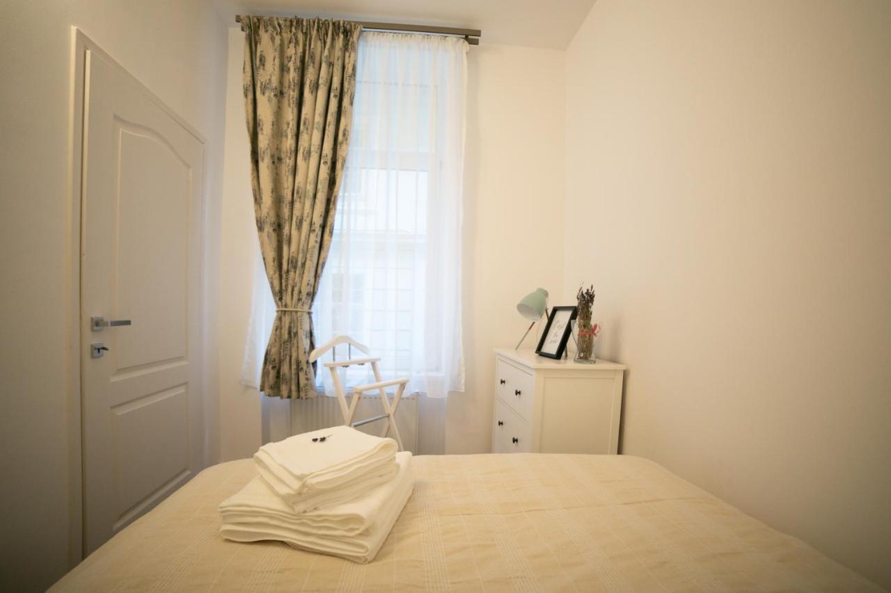 Jasmine Serenity Apartment - Central, Behind Black Church Braşov Esterno foto